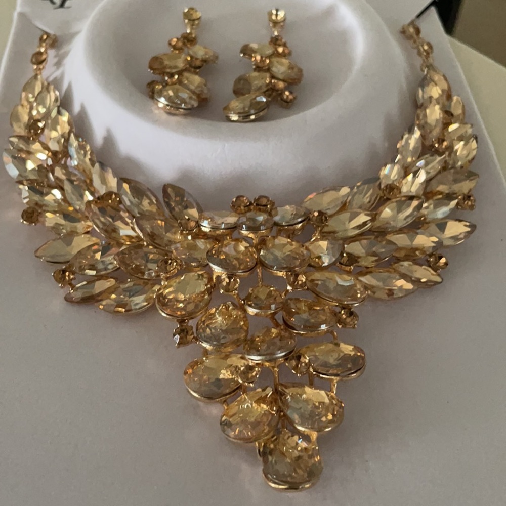 Formal Necklace and Earrings Set - Champagne